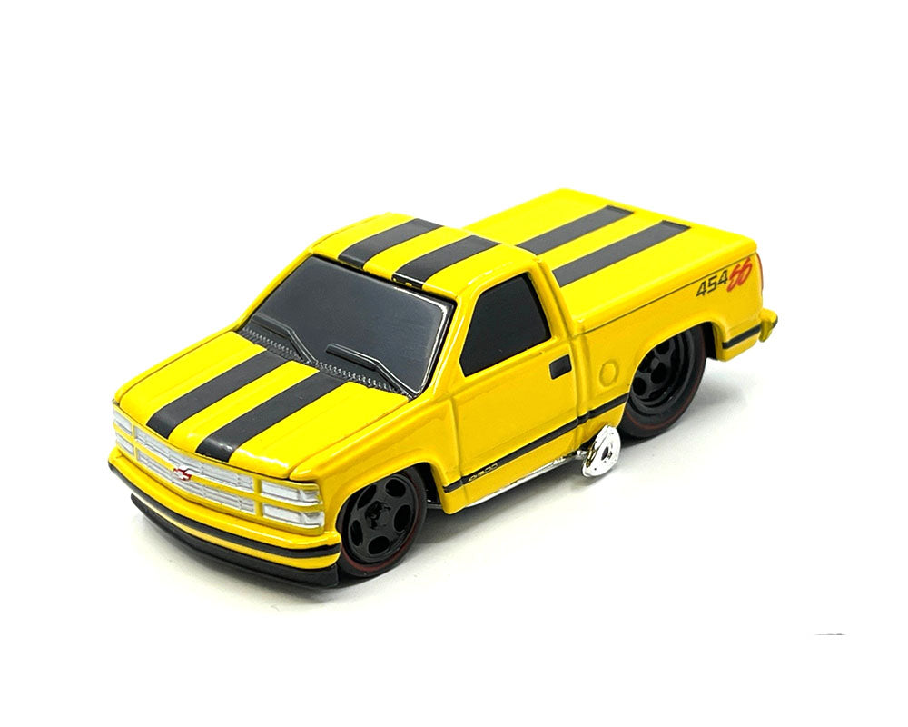 Muscle Machines 1:64 1993 Chevrolet 454 SS Pickup Truck Limited Edition – Yellow with Black Stripes – ETA abril 2024