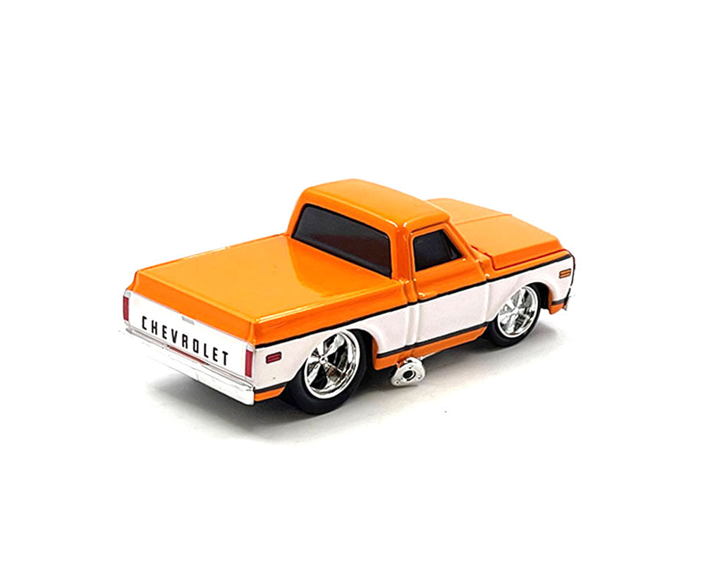 Muscle Machines 1:64 1972 Chevrolet C-10 Pick Up Limited Edition – White with Orange