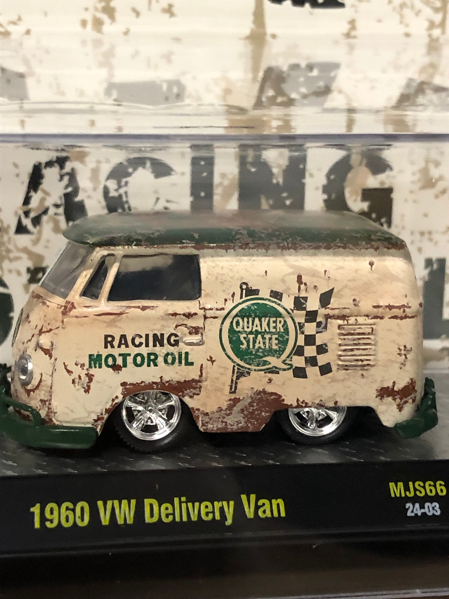 M2 1960 VOLKSWAGEN DELIVERY VAN QUAKER STATE 1/64 WEATHERED WHITE 31500-MJS66